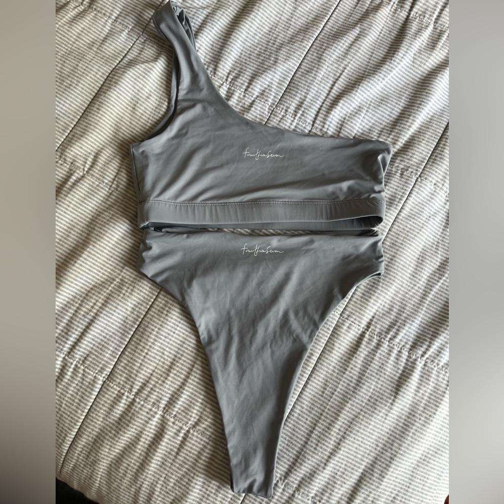 437 Bikini Set (small)